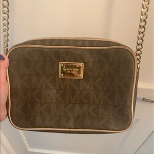 MK Large Jet Setter Crossbody
